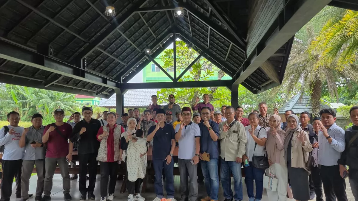 Asosiasi Koperasi Desa-Kelurahan Merah Putih (AKDKMP) Banyuwangi perkuat ekonomi kerakyatan di tingkat desa dan kelurahan di Kabupaten Banyuwangi.