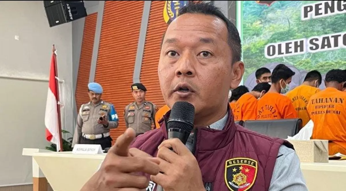 Kombes Ade Kuncoro Ridwan, Direktur Direktorat Reserse Kriminal Khusus Polda Riau. (f: istimewa)