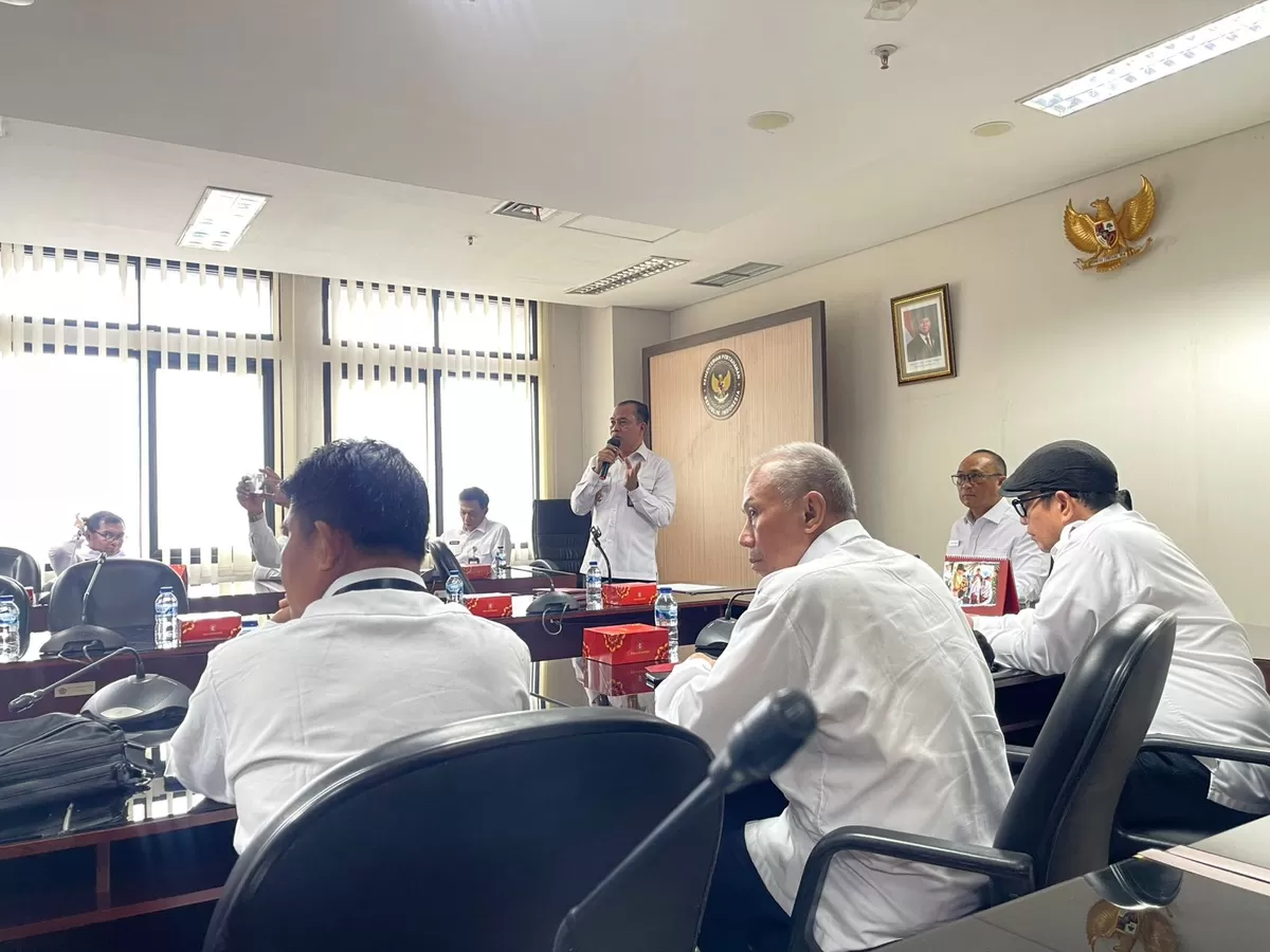 Pengurus PWI Pusat menggelar rapat khusus  denganbKemenhan untuk mematangkan persiapan pelaksanaan retret wartawan yang akan digelar di Akmil Magelang, Jawa Tengah.  (f: ist) 