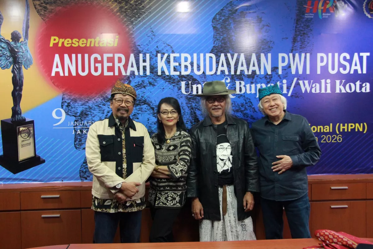Para peserta usai mempertahankan proposalnya di depan Dewan Juri Anugerah Kebudayaan PWI Pusat, Jumat (9/1/2026). (f: ist) 