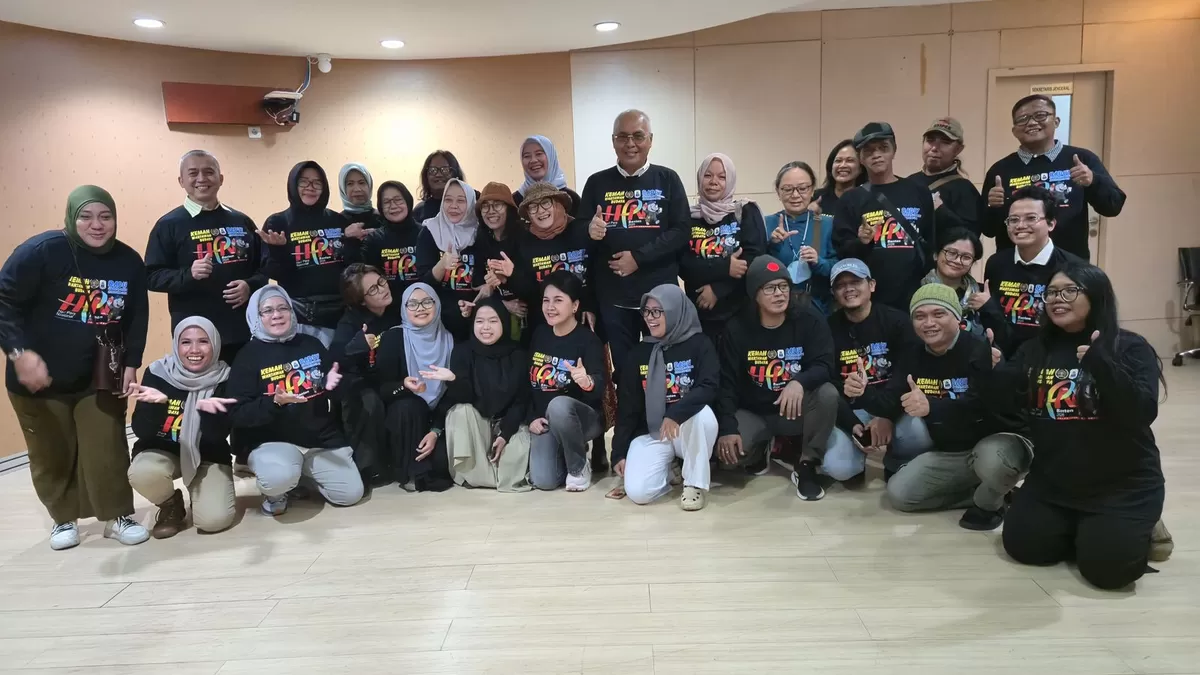 Ketua Umum PWI Pusat Ahmad Munir saat melepas peserta Kemah Budaya di aula PWI Pusat, Kebonsirih, Jakarta, Kamis (15/1/2026). (f: Ist)