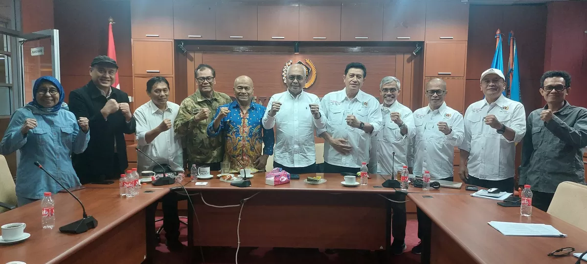 Rapat pleno pengurus di Sekretariat PWI Pusat, Gedung Dewan Pers, Jakarta, Kamis (15/1/2026) sore. (f: Ist)