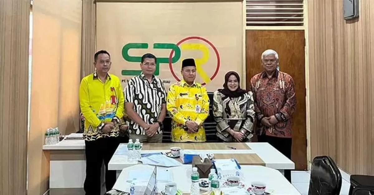 Pemprov Riau saat menetapkan Yan Dharmadi sebagai Komisaris dan Ida Yulita Susanti sebagai Direktur Utama PT SPR melalui RUPS, pada 21 Agustus 2025. (f: istimewa)