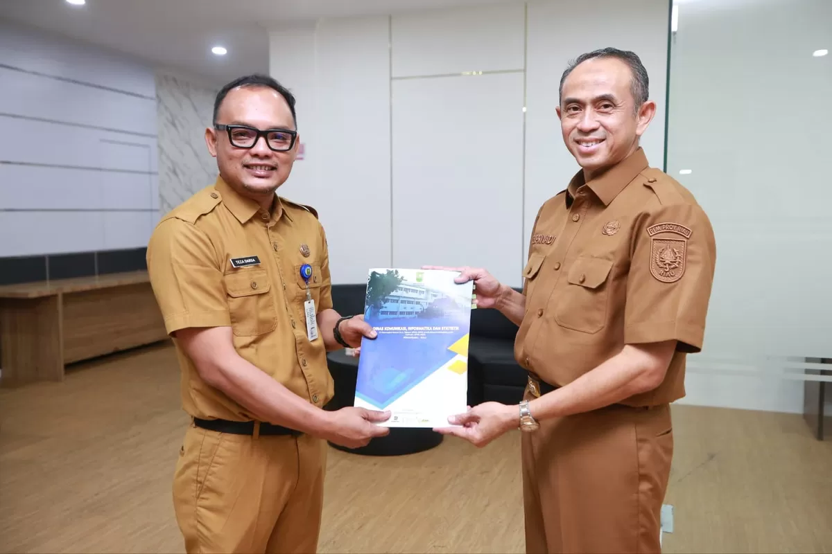 Sertijab Kadis Kominfotik Riau. (f: Ist)  &nbsp;