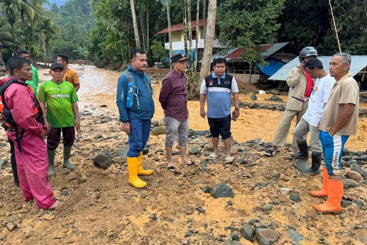 Banjir kembali melanda Padang. (f: kompas.com)