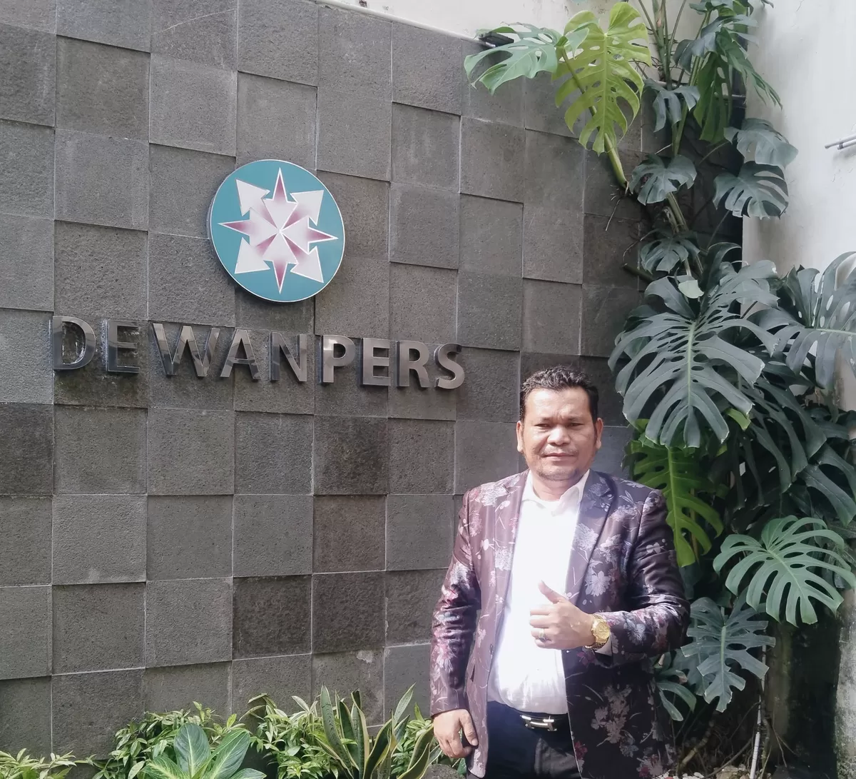 Rudolf Simbolon, Pemimpin Redaksi wartapembaruan.co.id.