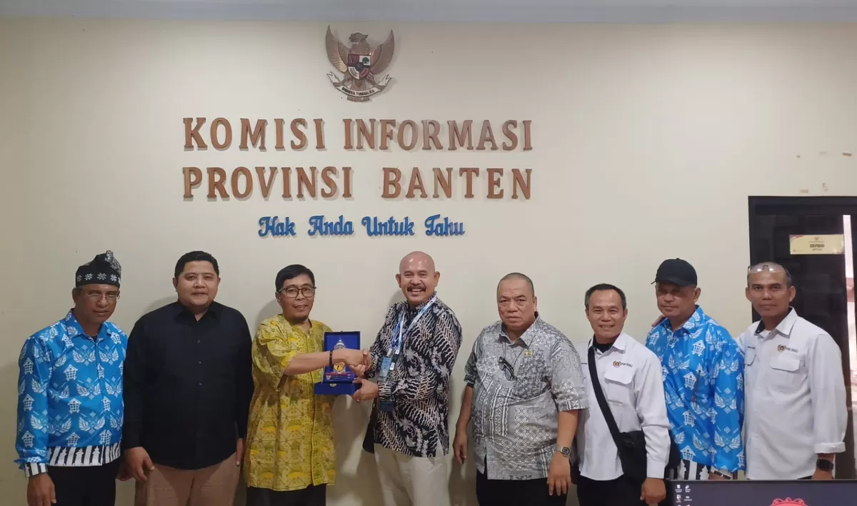 Forum Wartawan Komisi Informasi (ForKI) Riau menggelar Focus Group Discussion (FGD) di Kantor Komisi Informasi (KI) Provinsi Banten, Senin (9/2/2026). (f: ist) 