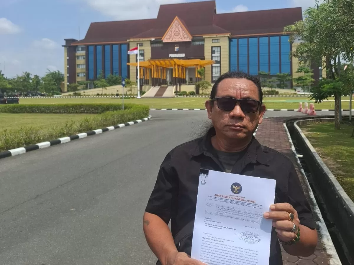Mattheus Simamora, Ketua Yayasan Lingkungan Anak Rimba Indonesia (ARIMBI). (f: istimewa)