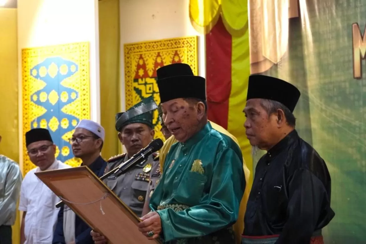 Ketua Umum MKA Lembaga Adat Melayu Riau, Datuk Seri H. Raja Marjohan Yusuf. (f: Ist)