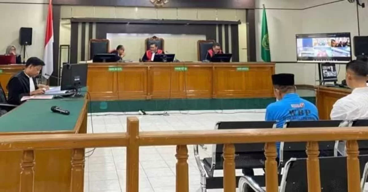 Nama M Chotib, adik kandung mantan Bupati Rokan Hilir, Afrizal Sintong, mencuat dalam sidang perkara dugaan korupsi Dana Alokasi Khusus (DAK) senilai Rp4,3 miliar, di PN Pekanbaru, Senin, 2 Maret 2026. (f: istimewa)