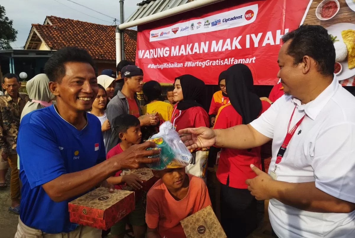 Alfamart kembali menghadirkan program sosial tahunan Warteg Gratis Ramadan 2026.