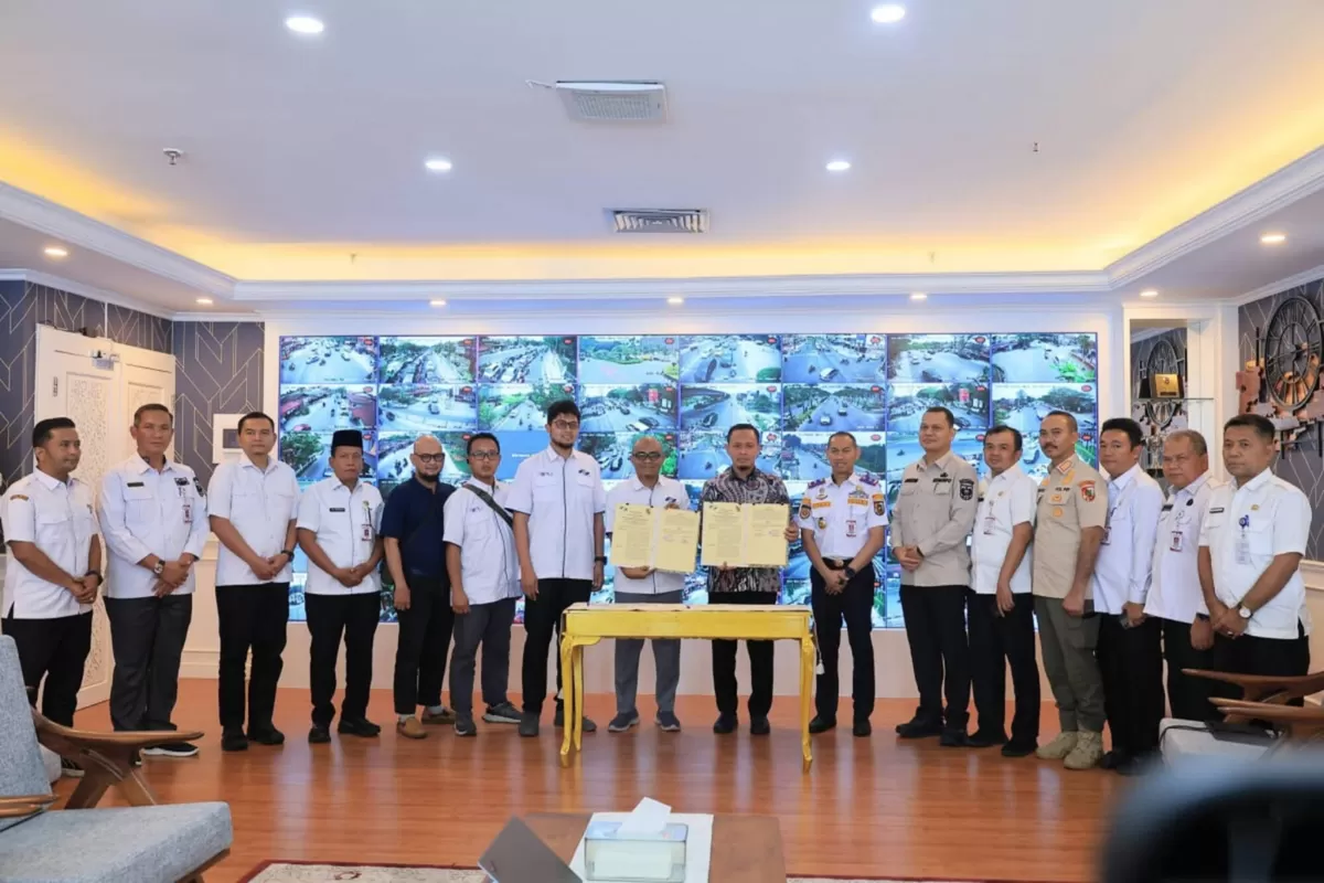 Penandatanganan MoU antara Pemko Pekanbaru dengan APJII. (f: Ist)