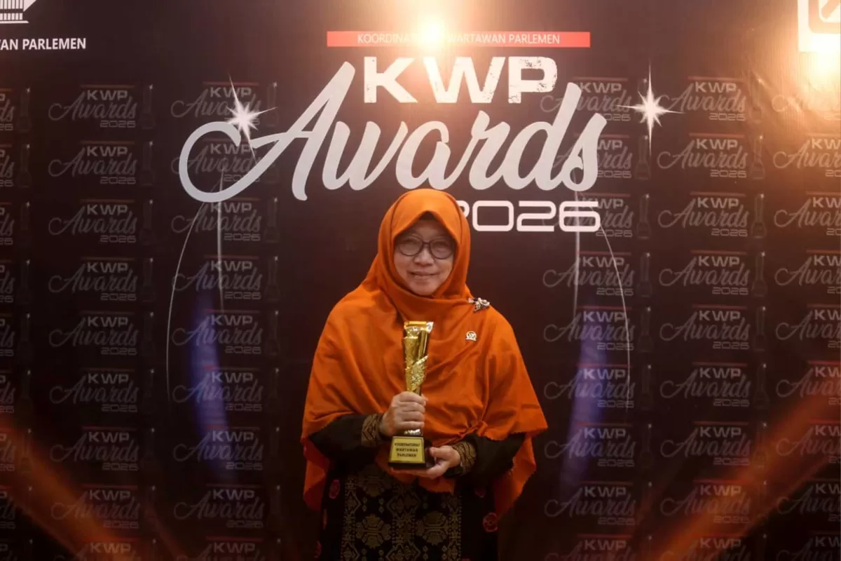 Fraksi PKS DPR RI dan sejumlah anggotanya mendapatkan penghargaan KWP Awards 2026. (f: ist) 
