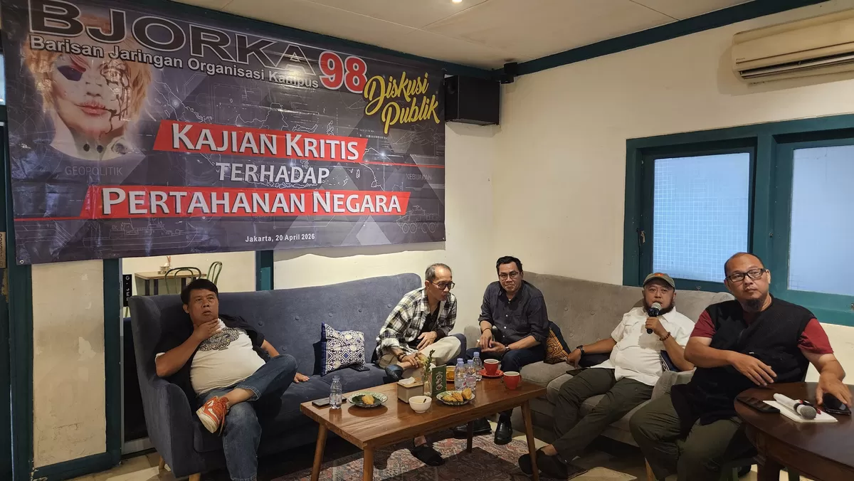 (Kiri ke kanan): Uchok Sky Kadafi, Mahendra Uttunggadewa, Setyo Purwanto, Hari Purwanto, dan Bandot Malera. (f: istimewa)