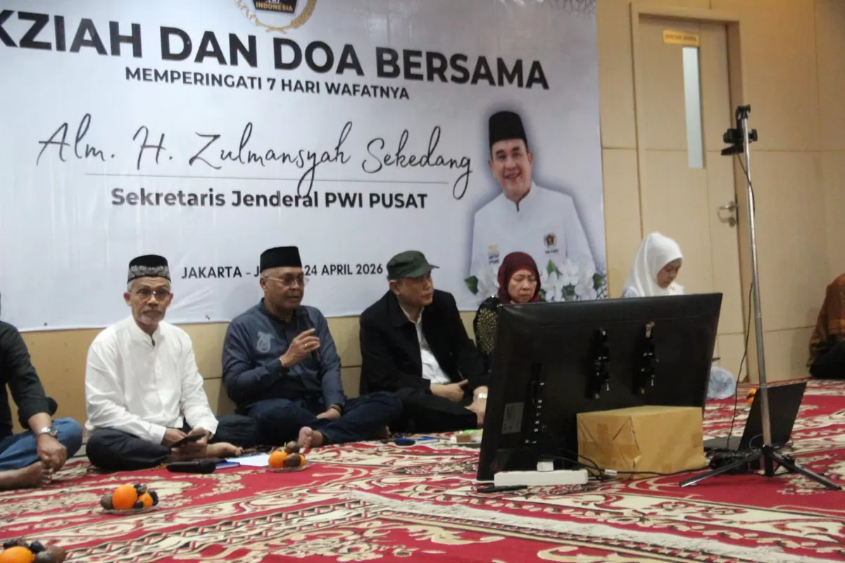 Takziah dan doa bersama PWI Pusat untuk memperingati tujuh hari wafatnya almarhum Zulmansyah Sekedang di Kantor PWI Pusat Lantai 4, Gedung Dewan Pers, Jakarta Pusat, Jumat, (24/4/2016). (f: Ist)