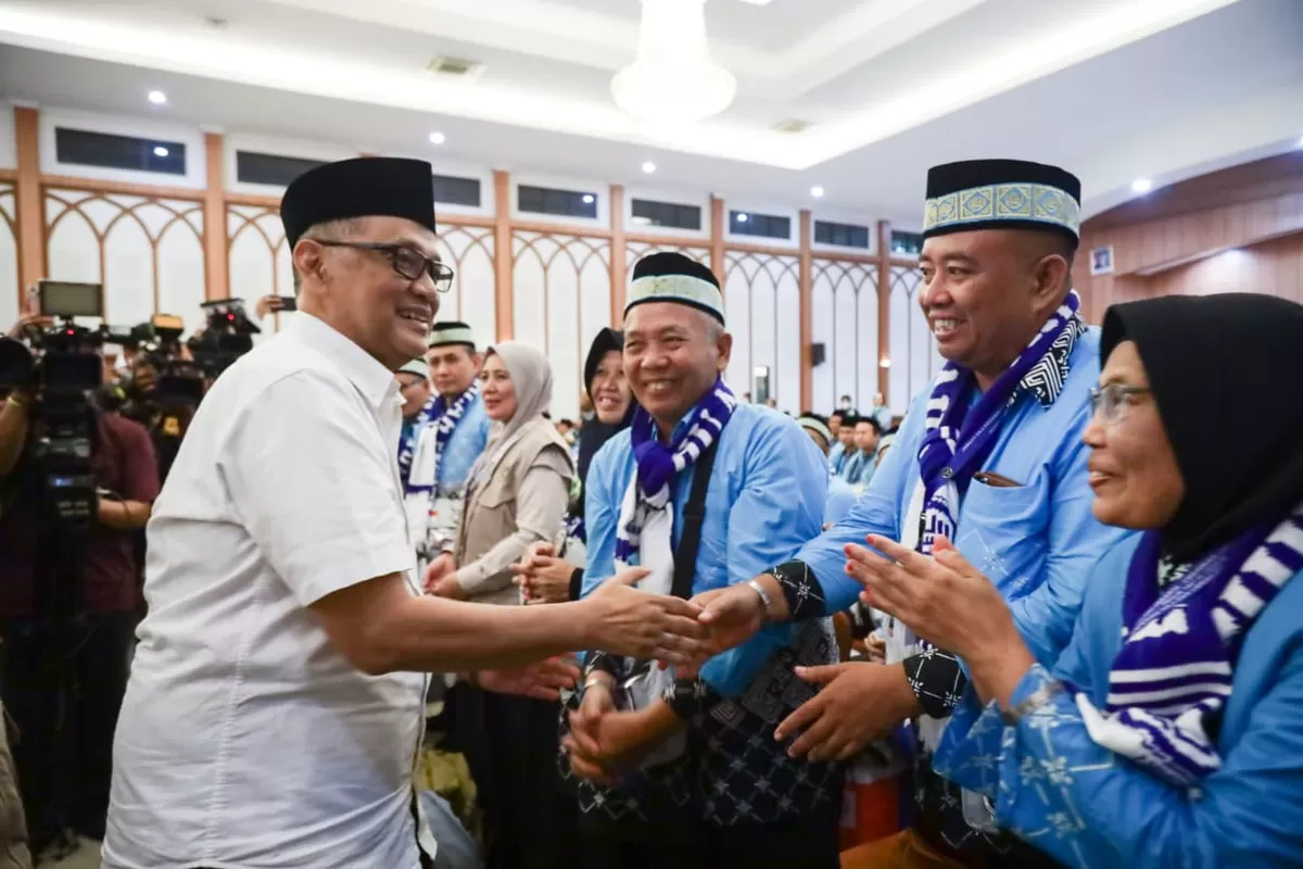 Menhaj Moch. Irfan Yusuf bersama jajaran meninjau langsung pelaksanaan layanan fast track di Bandara Soekarno-Hatta, Tangerang, Banten, Sabtu (25/4/2026). (f: Ist)