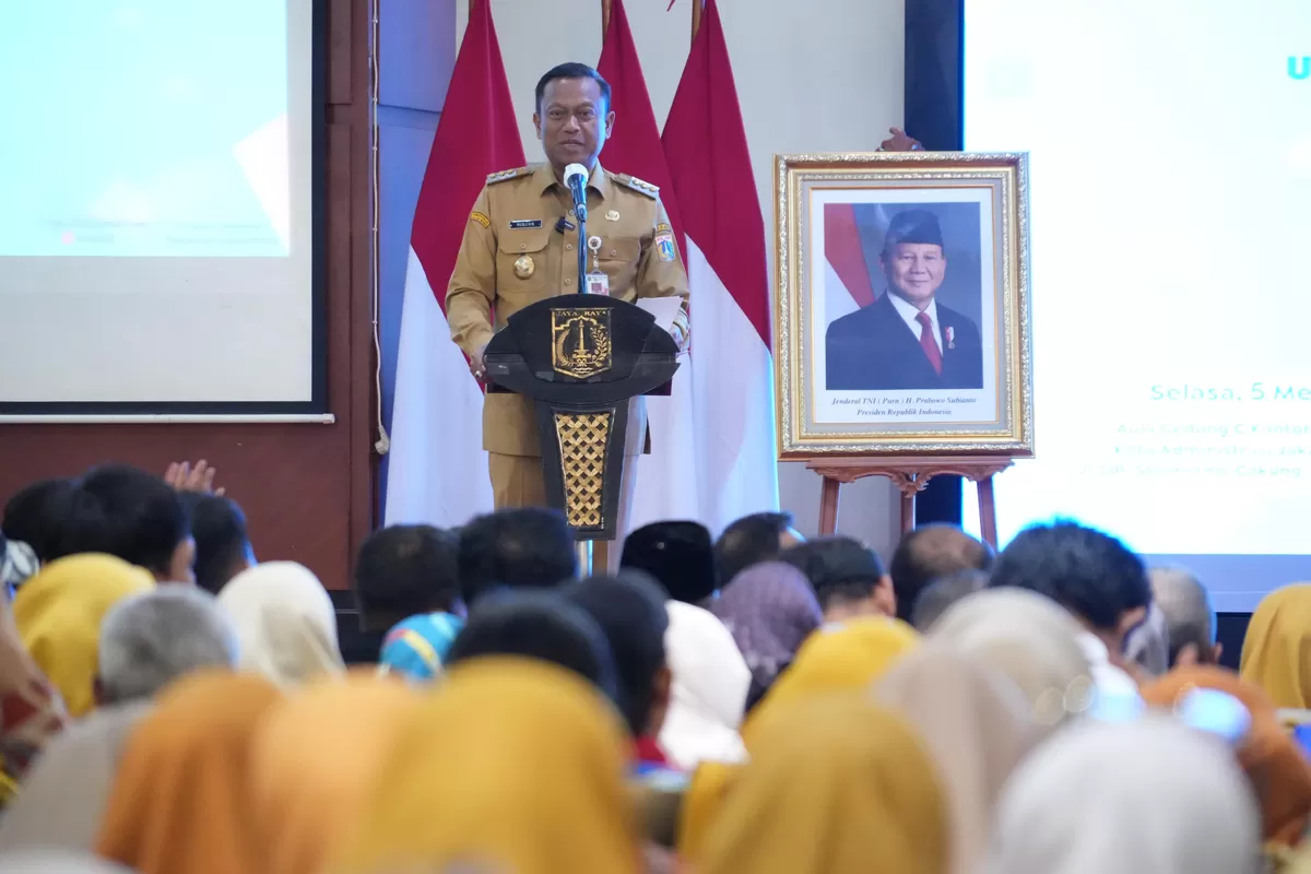 Wali Kota Administrasi Jakarta Timur, Munjirin mendampingi Gubernur DKI Jakarta, Pramono Anung Wibowo, menghadiri peringatan Milad ke-14 FKKS Jakarta Timur yang dirangkaikan dengan Hari Buruh Internasional dan Hari Pendidikan Nasional, Selasa (5/5/2026). (f: Ist)