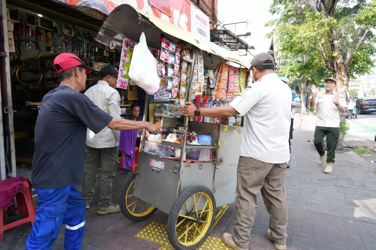 Pemerintah Kota Administrasi Jakarta Timur menggelar Operasi Bina Tertib Praja serentak di seluruh wilayah Jakarta Timur, Rabu (13/5/2026). (f: Ist)