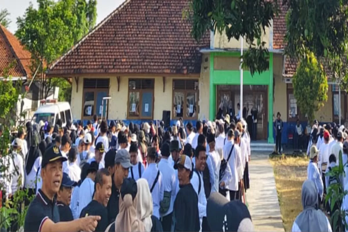 Sejumlah guru ASN di Kabupaten Pemalang, Jawa Tengah, usai menerima SK mutasi dan pengangkatan kepala sekolah. (f: Ist)