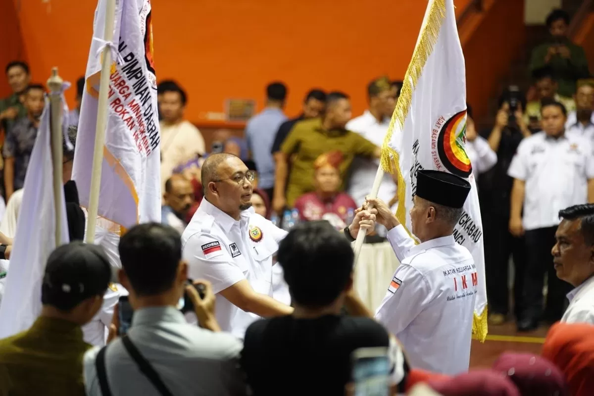 Pelantikan pengurus Ikatan Keluarga Minang (IKM) Provinsi Riau. (f: Ist)