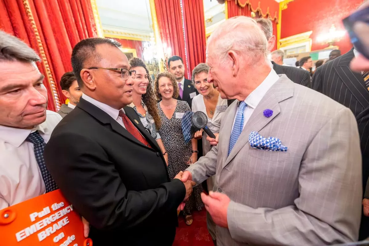 Menteri LH Jumhur Hidayat dan Pangeran Charles. (f: Ist)