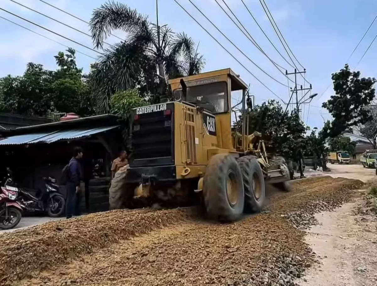 Proses perbaikan Jalan Tanjung Batu di Kecamatan Lima Puluh, Kota Pekanbaru.&nbsp;-(f: Ist