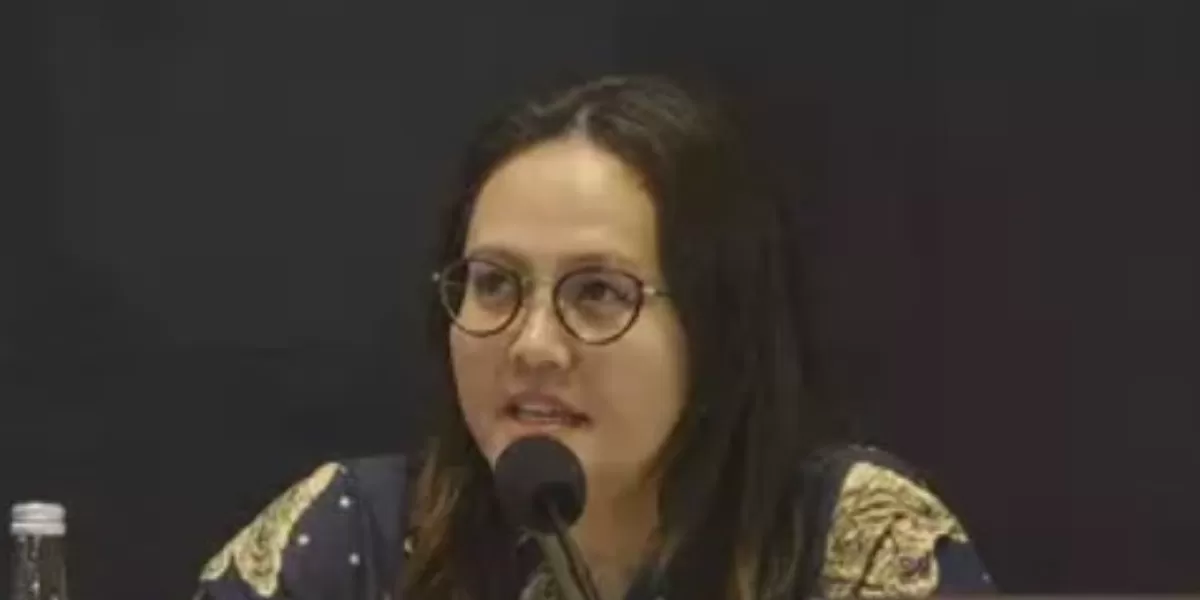 Menyoroti beredarnya status WhatsApp yang diduga milik Juri LCC MPR RI, Indri Wahyuni usai kasus protes viral peserta dari SMAN 1 Pontianak. (X.com/@ethadisaputra)
