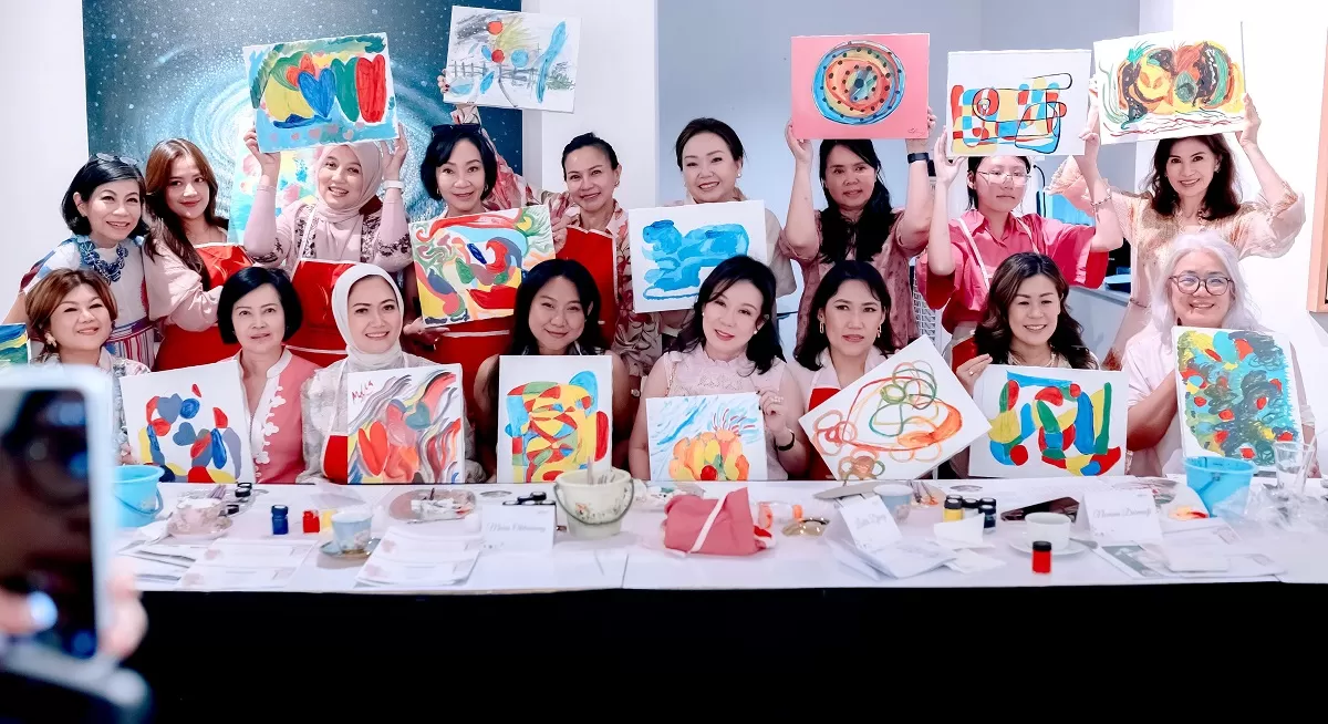 Sebanyak 16 pemimpin perempuan LCJS Tulip mengikuti UNbound, private workshop yang memadukan edukasi psikologi, wellness, latihan pernapasan, dan seni melukis untuk membangun self-awareness. (Dok. UNbound)
