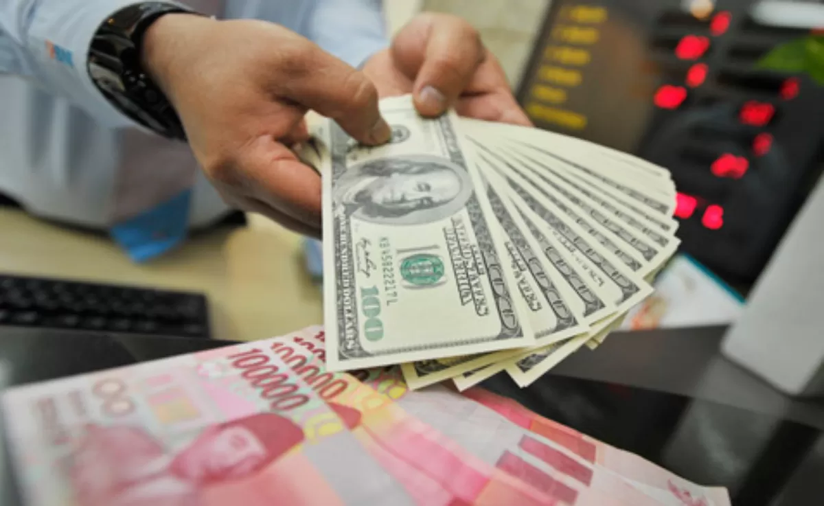 Ilustrasi, Nilai tukar rupiah  (Dok. Promedia)