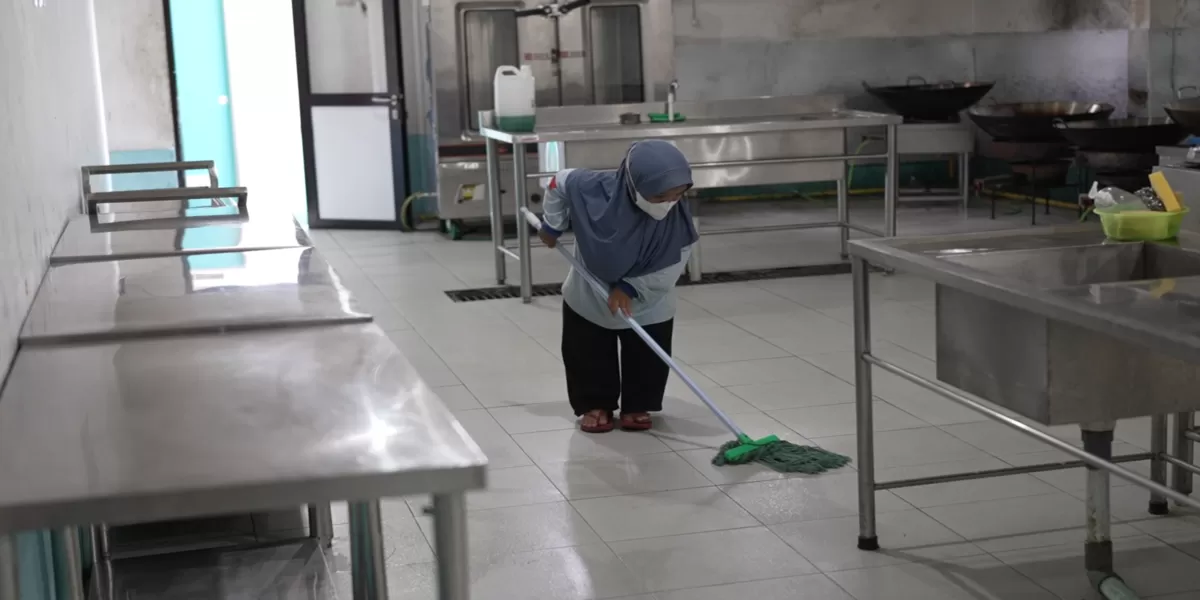 Dapur MBG di Sukoharjo Beri Ruang dan Harapan bagi Pekerja Penyandang Disabilitas, Latifah Kurniawati : Senang Banget (Kalimantansatu.com/Dok. IST)
