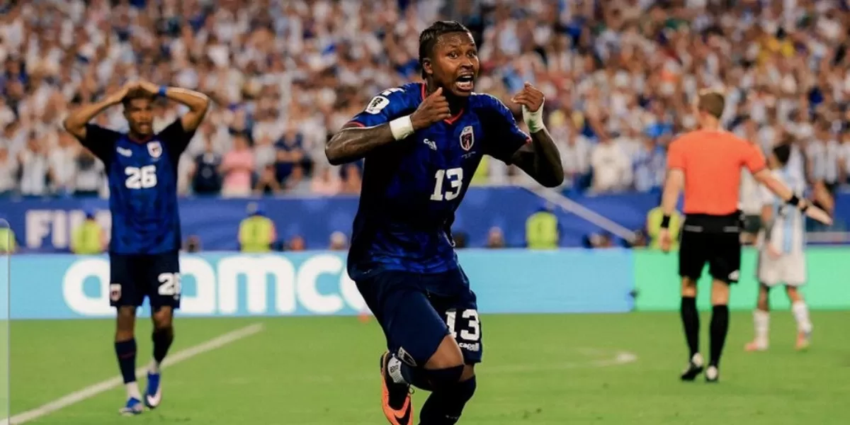 Momen Sidny Lopes Cabral dari Cabo Verde saat cetak gol ke gawang Argentina di babak penyisihan piala dunia 2026 (Foto: X@Bara)