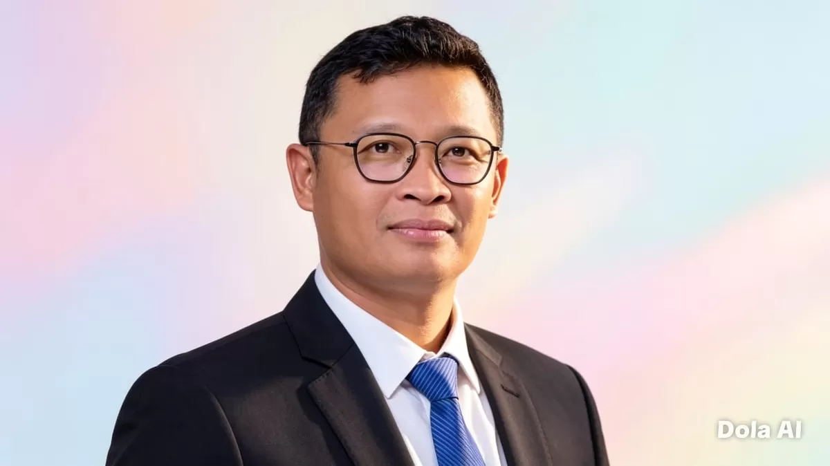 Dirjen Pajak Bimo Wijayanto menyampaikan komitmen DJP memperkuat pengawasan melalui akses informasi keuangan sesuai peraturan yang berlaku. (Dok. Kreasi Dola AI)