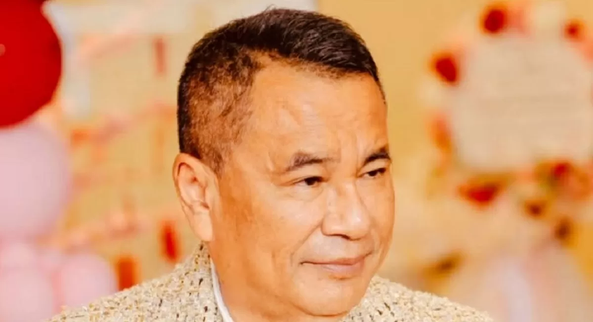 Hotman Paris Hutapea memberikan keterangan kepada wartawan usai mendampingi Febrie Adriansyah di Gedung Jampidsus Kejaksaan Agung, momen yang kemudian menjadi perhatian resmi Dewan Pers. (Facebook.com @Hotman Paris Show)