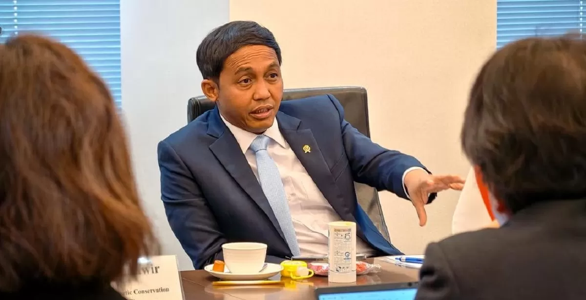 Kasus Suhardiman Amby memasuki tahap pendalaman alat bukti, sementara status pemeriksaan Menhut Raja Juli Antoni masih menunggu perkembangan penyidikan. (Dok. Facebook @RajaAntoniPSI)