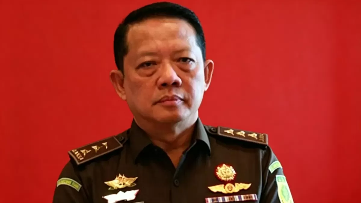 Mantan Jampidsus Kejagung Febrie Adriansyah. Kejagung memastikan asas praduga tak bersalah tetap dikedepankan selama proses hukum berlangsung. (Dok. Kreasi Dola AI)