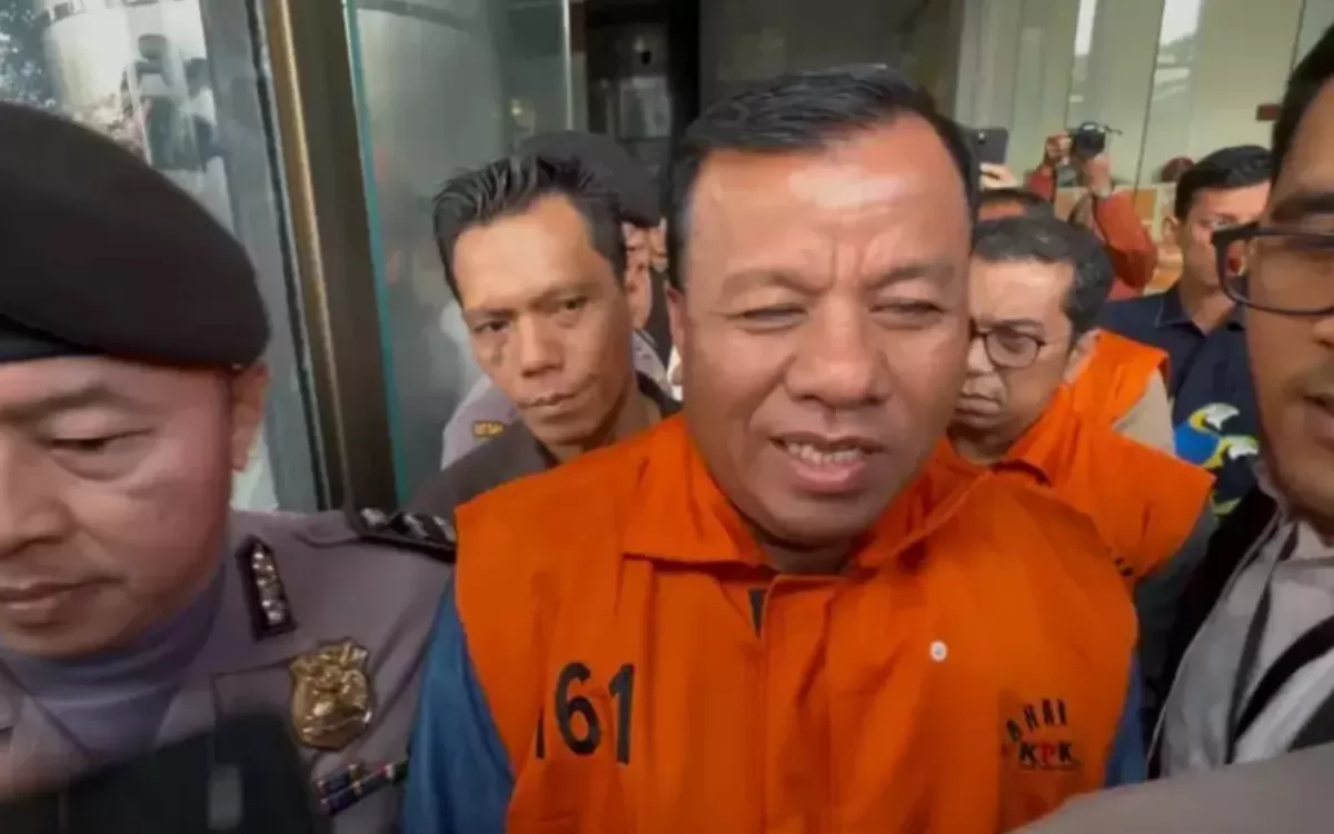 Suhardiman Amby, Bupati Kuansing tersangka suap jual beli jabatan. Temukan rincian kasus dan kerugian negara di sini! (Istimewa/jangkauindonesia.com)