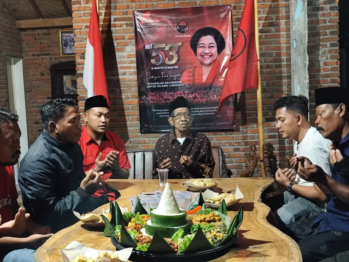 Peringati Hut Pdi Perjuangan Ke-53 Simpatisan Kader Pendukung Wonosobo Kecamatan Srono Banyuwangi 