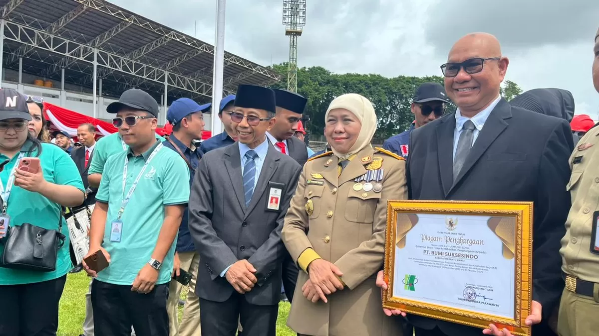 Tambang Emas Tumpang Pitu Terima Penghargaan K3 dari Gubernur Jawa Timur