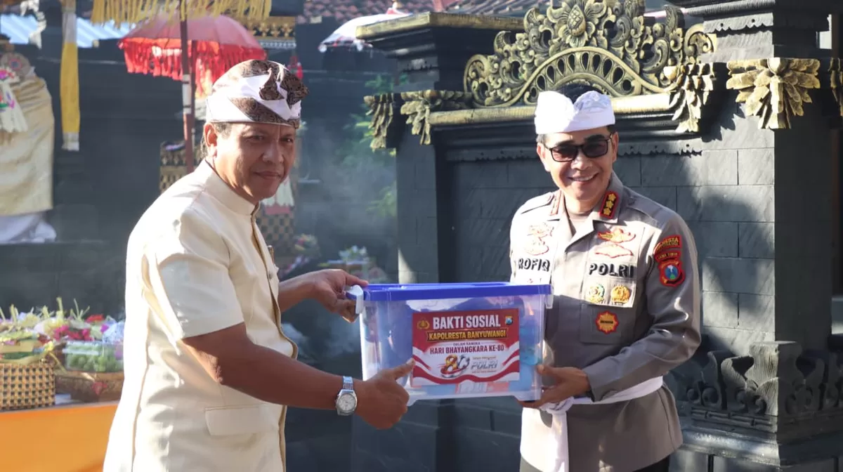 Kapolresta Banyuwangi menghadiri kegiatan umat hindu dalam peringatan Hari Raya Kuningan dan Galungan