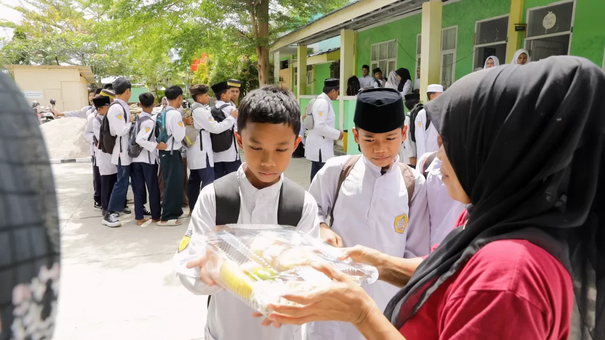 Kisah Nur dan Kejutan MBG untuk Ayah di Sigi (Ist)