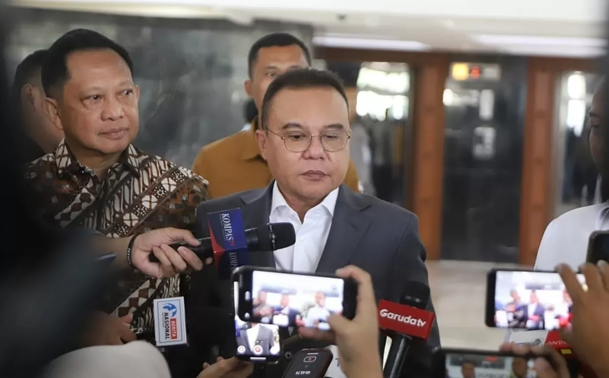 Wakil Ketua DPR RI, Sufmi Dasco Ahmad pimpin rapat bersama Kementerian lain membahas Perpres untuk ojol.  (Foto : DPR RI)