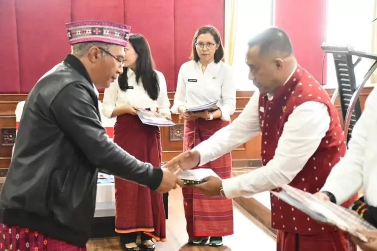 Terima LKPJ-LPPD 2025, Bupati Manggarai Targetkan Serapan Anggaran 25 Persen Awal Tahun