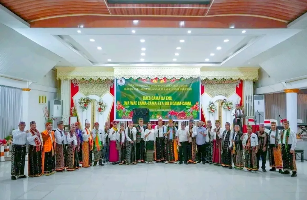 Gubernur Nusa Tenggara Timur, Emanuel Melkiades Laka Lena, menghadiri Perayaan Natal Bersama Ikatan Keluarga Manggarai Raya (IKMR) di Kota Kupang (Foto:Dok.IKMR)