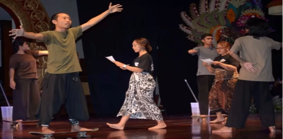 Di Balik Riuh Panggung Jaratkaru: Ketika Wartawan Bali Menggugat Luka Sosial dan Ekologi Lewat Teater