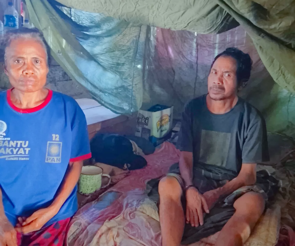 Mama Martina dan Herman suaminya di kediaman mereka (Foto:Jhii Serlenso-Idenusantara.com)