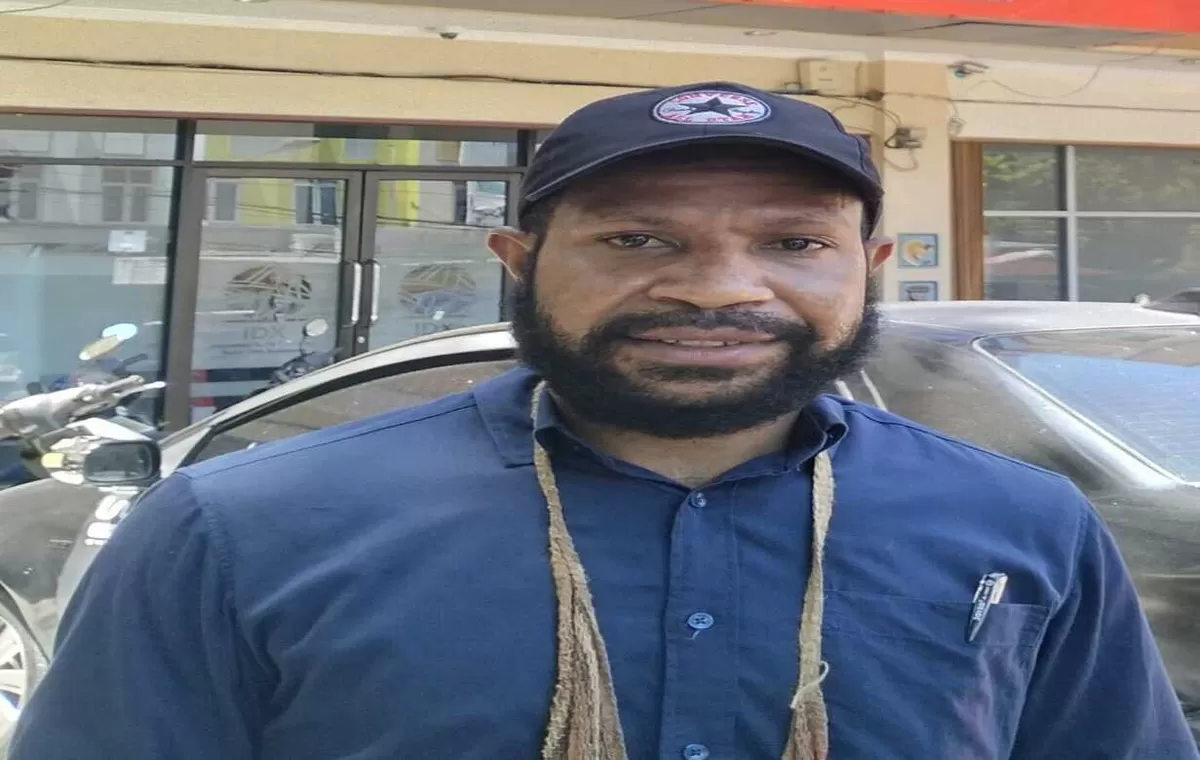 Tokoh mudah dan Aktivis sosial pemerhati Papua, Elius Pase.  (Gordi Jamat)