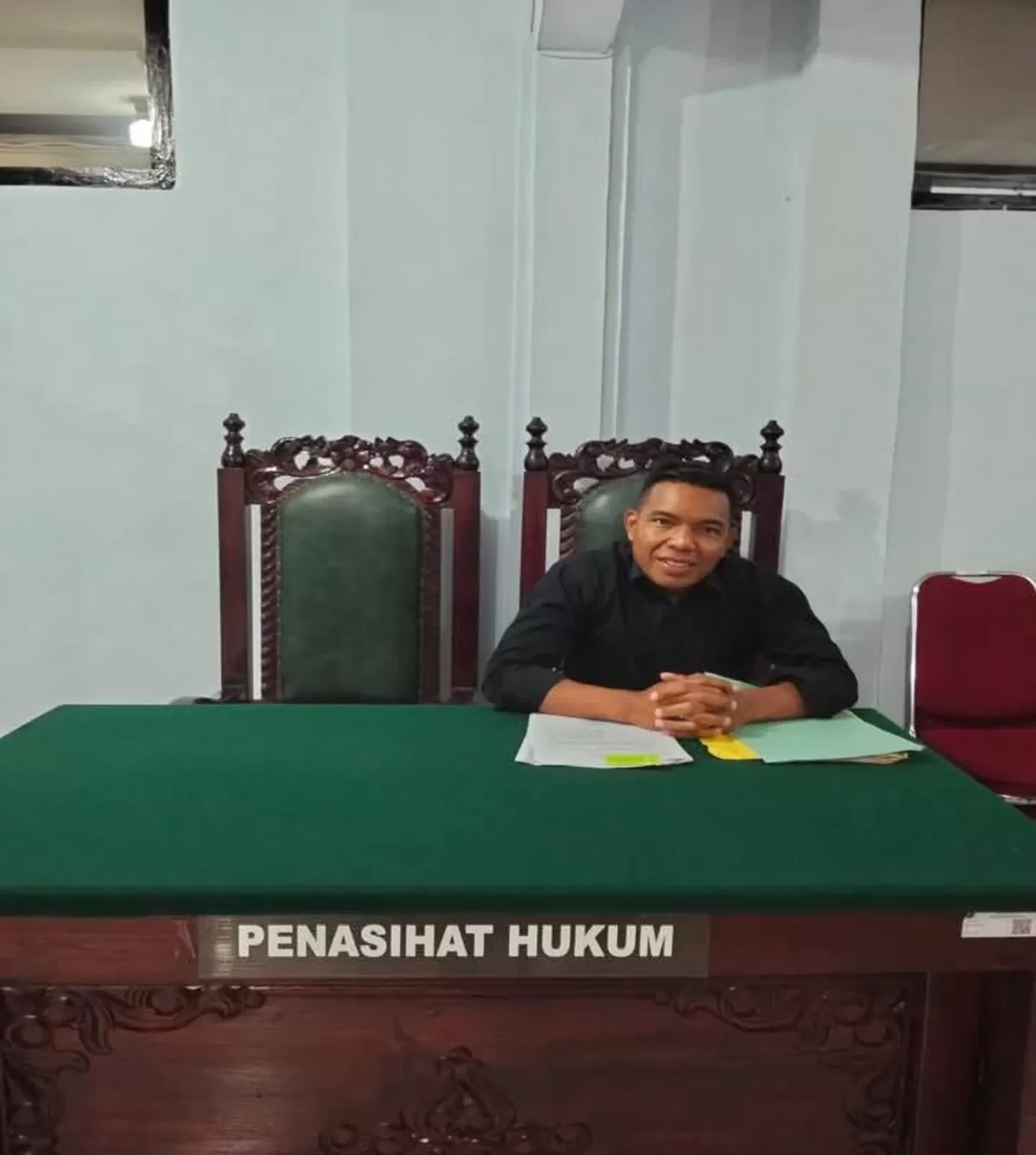 Keterangan foto: kuasa hukum Maria Noviati Jaya, Nestor Madi, S.H.