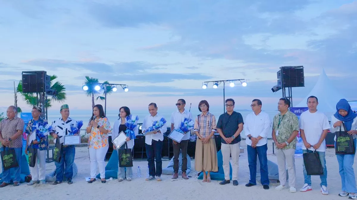 Kolaborasi strategis antara Radio Republik Indonesia (RRI) SP Labuan Bajo dan Mawatu Labuan Bajo melahirkan ruang diskusi hangat bertajuk "Sunset Talk: Dari Labuan Bajo untuk Dunia"  (Foto:Dok.RRI)