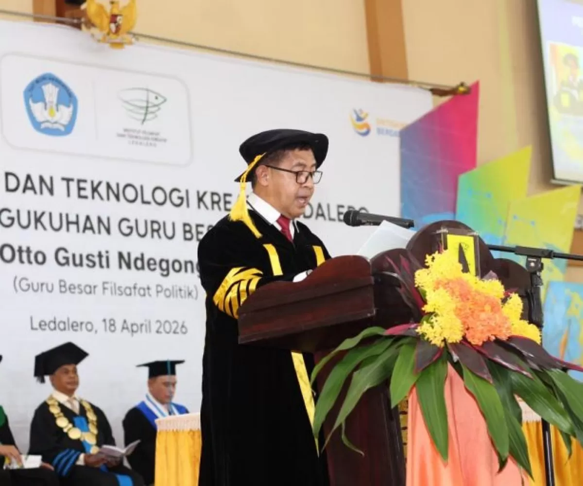 P. Prof. Dr. Otto Gusti Ndegong Madung, SVD dalam pengukuhan Guru Besar bidang kepakaran Filsafat Politik, pada Sabtu (18/04) di Maumere (Foto: Dok IFTK Ledalero)