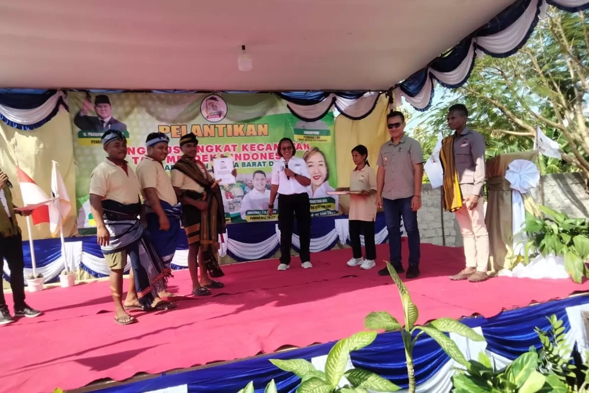 Guncang Bumi Marapu! Yons Ebit Lantik Pengurus TMI Se-Sumba Barat Daya, Petani Siap Jadi Garda Pangan (Foto: Dok. ND)